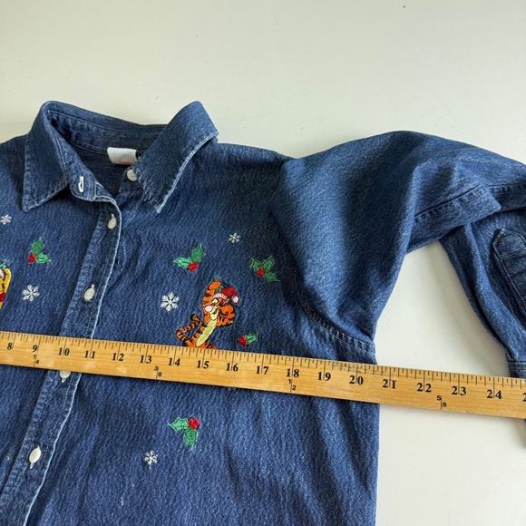 Disney Winnie Pooh & Tigger Christmas Metallic Denim Button Up Shirt Size Medium - Picture 5 of 7